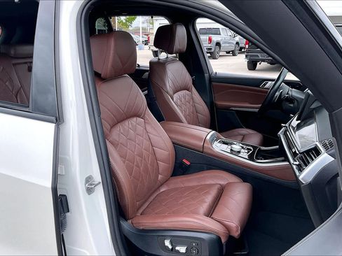 Used 2024 BMW X5 M60i w/ Executive Package image 9