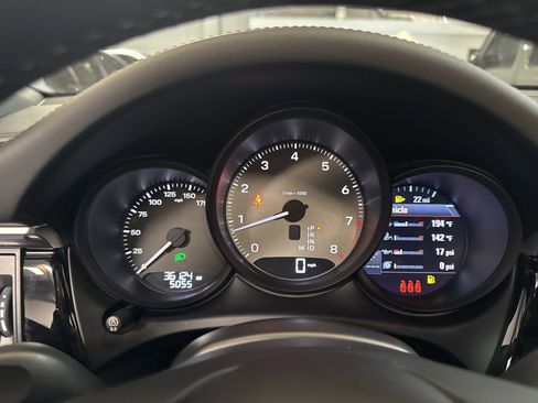 Used 2023 Porsche Macan S AWD/4WD image 35