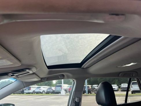 Used 2022 Subaru Outback Limited AWD/4WD image 28
