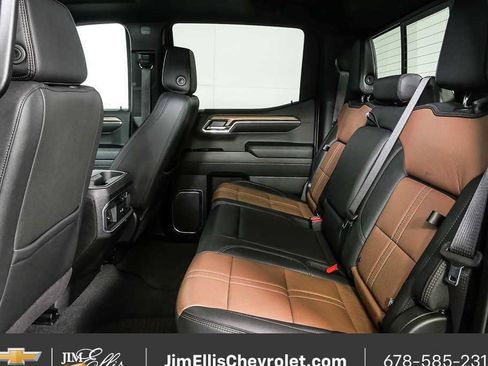Certified 2024 Chevrolet Silverado 1500 High Country w/ Technology Package AWD/4WD image 18