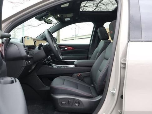 New 2026 Chevrolet Traverse Z71 w/ Enhanced Driving Package image 14