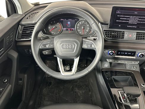 Used 2023 Audi Q5 2.0T Premium w/ Convenience Package AWD/4WD image 13