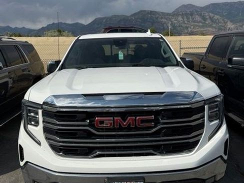 Used 2023 GMC Sierra 1500 SLT w/ SLT Premium Package AWD/4WD image 2