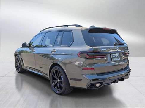 Used 2025 BMW X7 xDrive40i w/ M Sport Package AWD/4WD image 5
