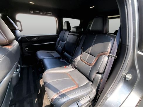 Certified 2025 Nissan Armada SL RWD image 20