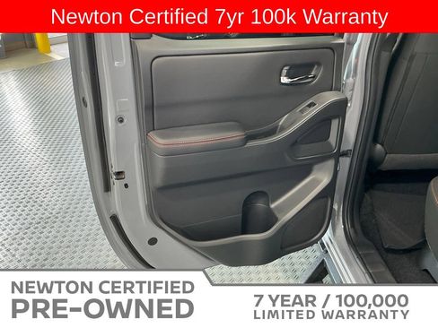 Used 2025 Nissan Frontier PRO-4X AWD/4WD image 41