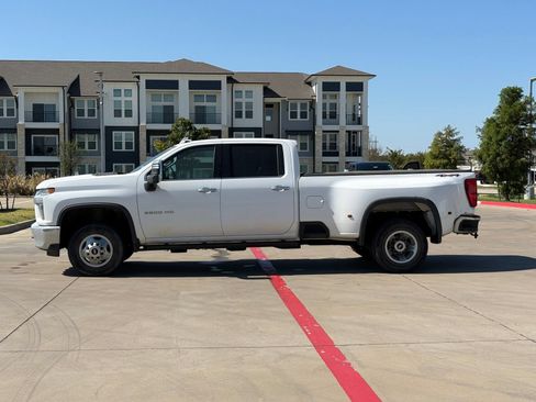 Used 2021 Chevrolet Silverado 3500 LTZ w/ LTZ Convenience Package AWD/4WD image 4
