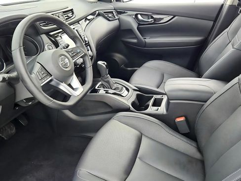 Used 2022 Nissan Rogue Sport SL w/ Premium Package FWD image 32