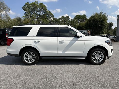 Used 2022 Ford Expedition XLT AWD/4WD image 9