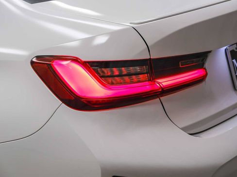 Used 2023 BMW 330i Sedan w/ M Sport Package RWD image 7