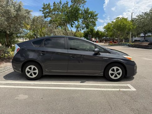 Used 2015 Toyota Prius Two FWD image 10
