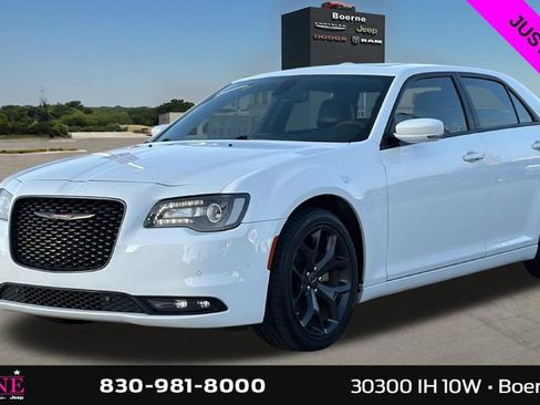 Used 2023 Chrysler 300 S RWD image 7