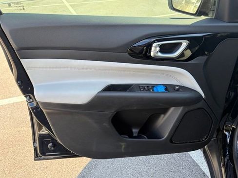 New 2026 Jeep Compass Limited image 12