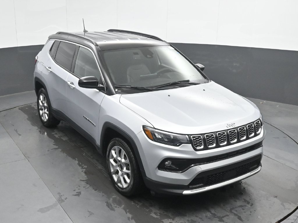 Used 2025 Jeep Compass Limited AWD/4WD image 33