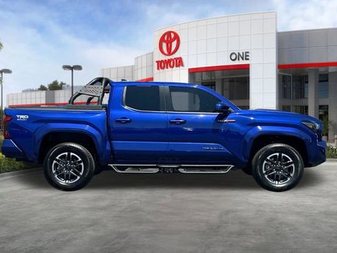 Used 2025 Toyota Tacoma TRD Sport AWD/4WD image 3