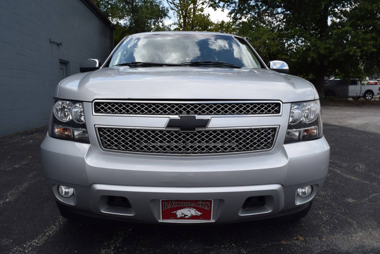 Used 2014 Chevrolet Suburban LTZ RWD image 12