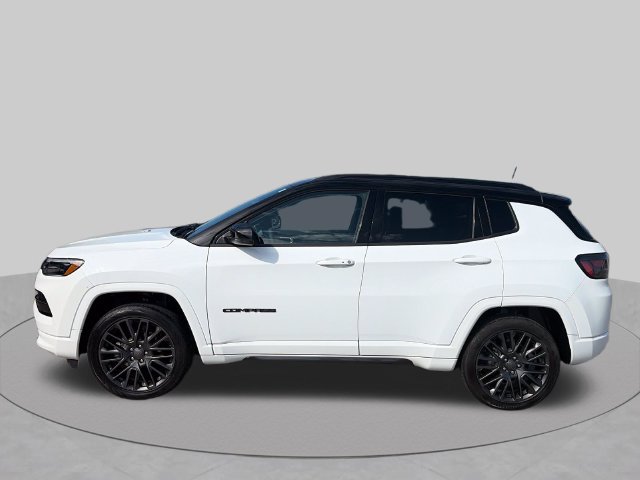 Used 2022 Jeep Compass High Altitude AWD/4WD image 3