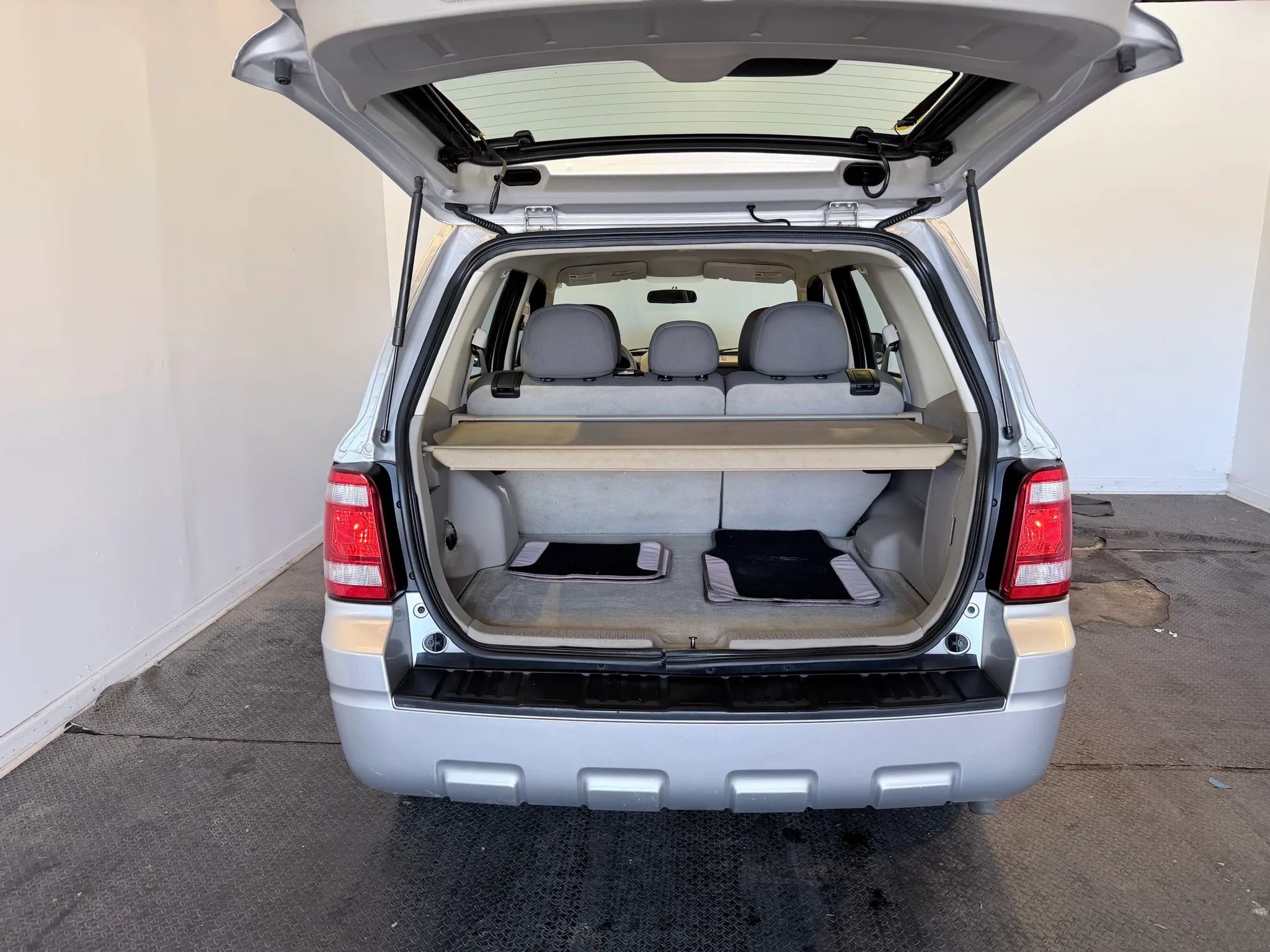 Used 2010 Ford Escape XLS FWD image 35
