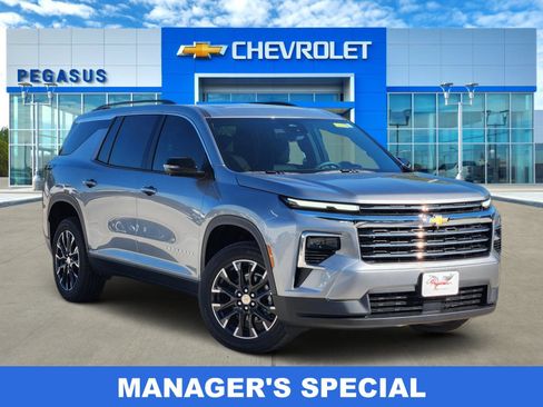 New 2026 Chevrolet Traverse LT w/ Sun and Wheel Package AWD/4WD image 1