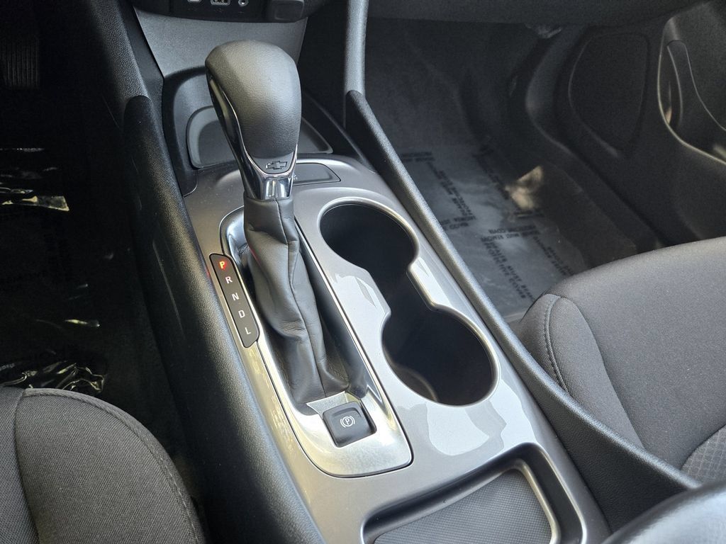 Used 2024 Chevrolet Malibu LS FWD image 17