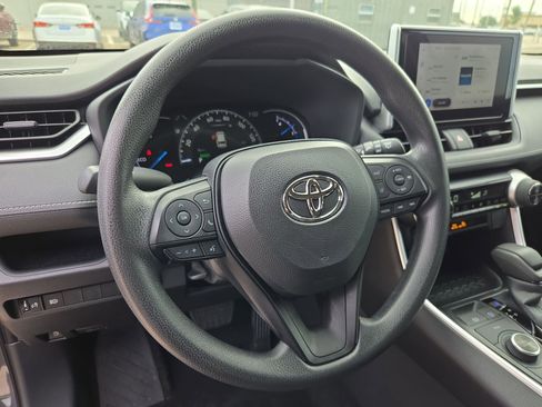 Used 2024 Toyota RAV4 XLE w/ Convenience Package AWD/4WD image 18