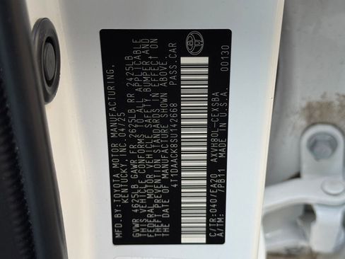 Used 2025 Toyota Camry SE image 29