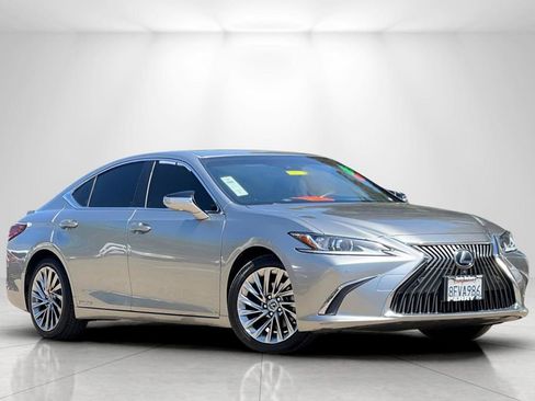Used 2019 Lexus ES 300h w/ Accessory Package 2 image 1