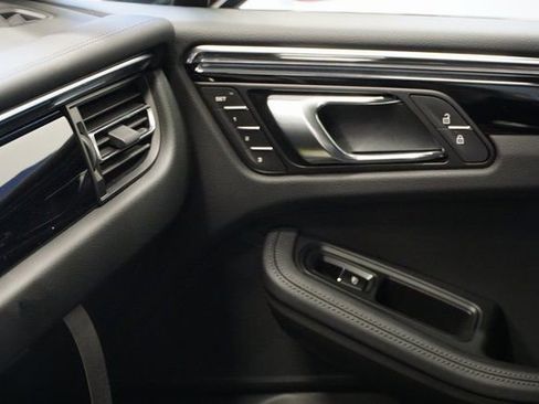 New 2026 Porsche Macan S image 22