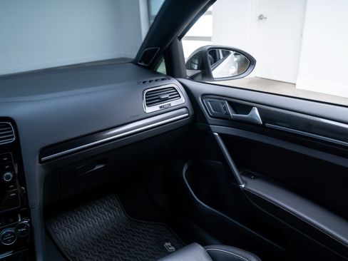 Used 2019 Volkswagen Golf R 4-Door AWD/4WD image 19