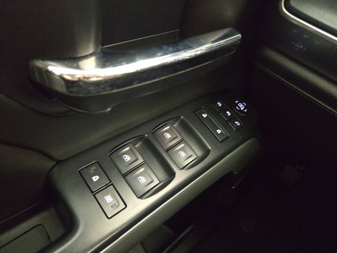 Used 2019 Chevrolet Silverado 2500 LTZ w/ Duramax Plus Package AWD/4WD image 30
