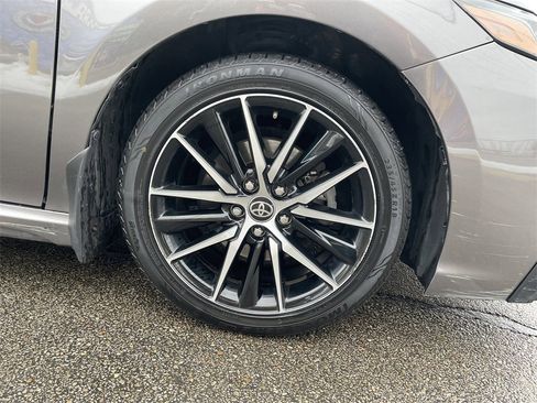 Used 2022 Toyota Camry SE w/ Cold Weather Package image 11