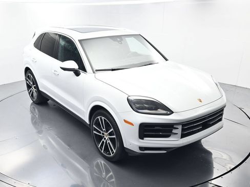 Certified 2024 Porsche Cayenne AWD/4WD image 41