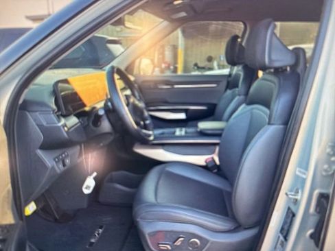 Certified 2024 Kia EV9 Light Long Range image 7