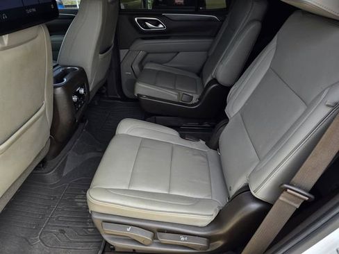 Used 2021 GMC Yukon SLT w/ SLT Premium Package image 30