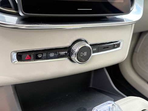 New 2026 Volvo XC90 B5 Ultra w/ Lounge Package image 15