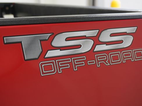 Used 2021 Toyota Tacoma SR w/ SR Convenience Package RWD image 7