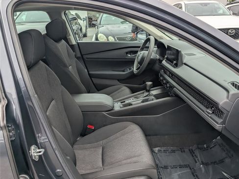 Used 2023 Honda Accord EX image 10