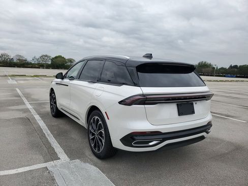 New 2026 Lincoln Nautilus Reserve AWD/4WD image 3