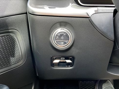 New 2026 Mercedes-Benz C 300 Sedan image 13