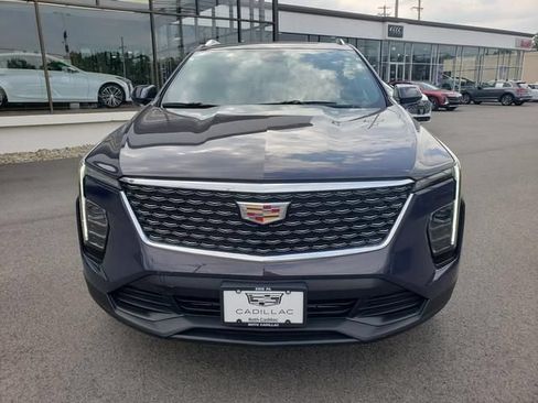 Used 2024 Cadillac XT4 Luxury w/ Cold Weather Package AWD/4WD image 9