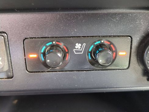 Used 2016 Toyota 4Runner Limited w/ Four Season Floor Mat Package AWD/4WD image 23