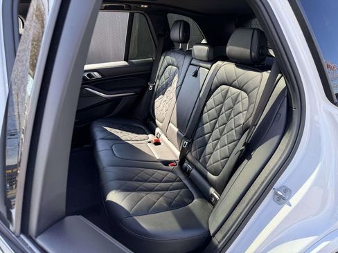 Used 2026 BMW X5 M60i image 23