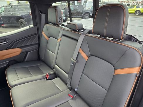 Used 2023 GMC Canyon AT4 w/ AT4 Premium Package AWD/4WD image 17