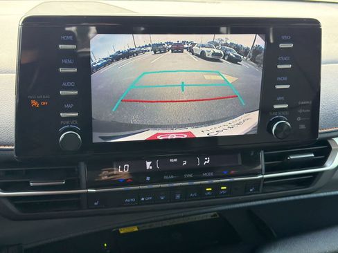 Certified 2022 Toyota Sienna XSE w/ XSE Plus Package FWD image 20