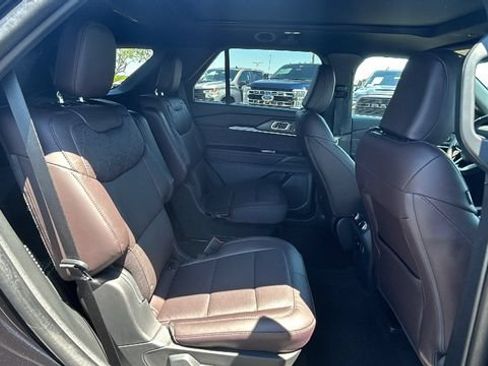 Certified 2025 Ford Explorer Platinum w/ Ultimate Package AWD/4WD image 13