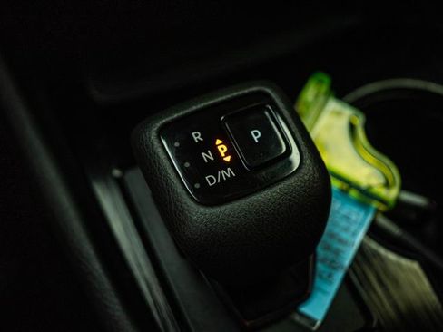 Used 2024 Nissan Rogue S FWD image 17