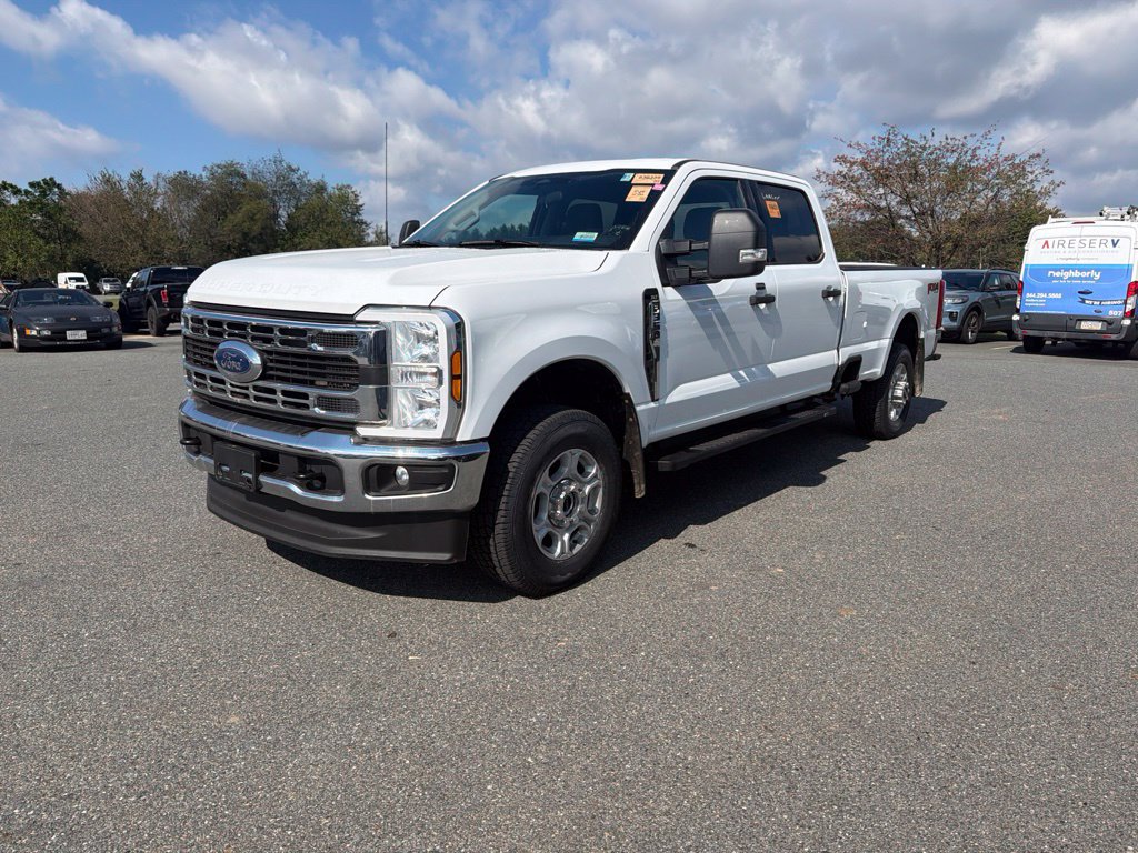 Used 2025 Ford F350 XLT w/ FX4 Off-Road Package AWD/4WD image 3