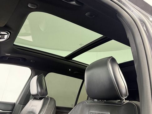 Used 2022 Jeep Grand Cherokee Overland image 25