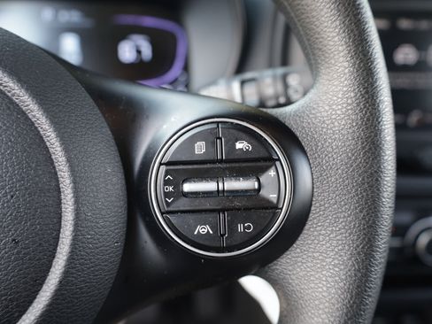Used 2025 Kia Soul LX FWD image 14