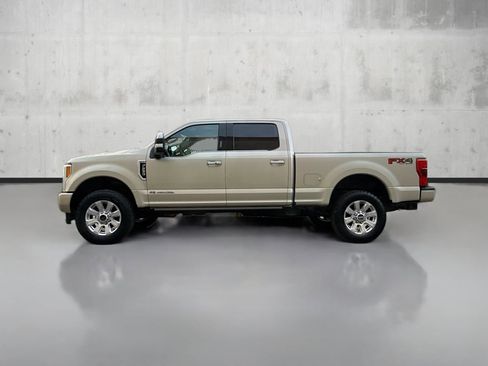 Used 2018 Ford F250 Platinum w/ Platinum Ultimate Package image 4